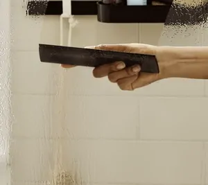 Скребок для душевой кабины Hansgrohe 27916670 цвет: матовый черный