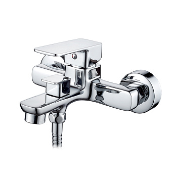 Смеситель Ledeme Н80 настенный, для ванны и душа, фиксированный излив, с душевой лейкой, хром L3280